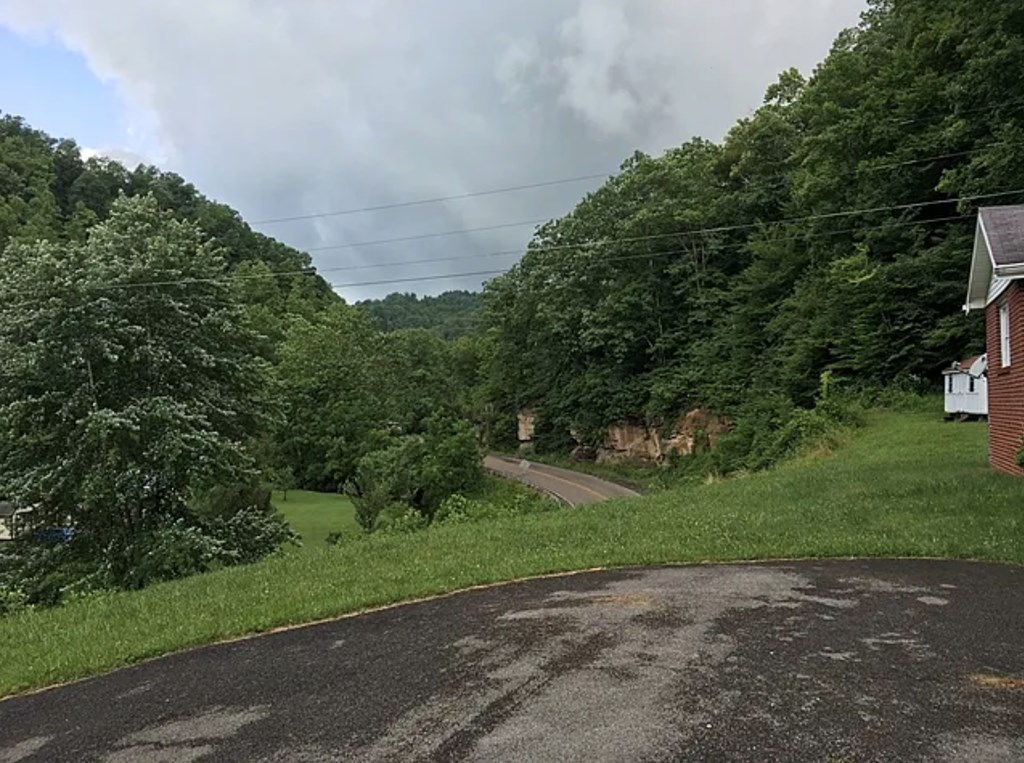 8570 Lovers Gap Road