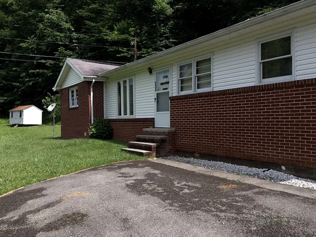 8570 Lovers Gap Road