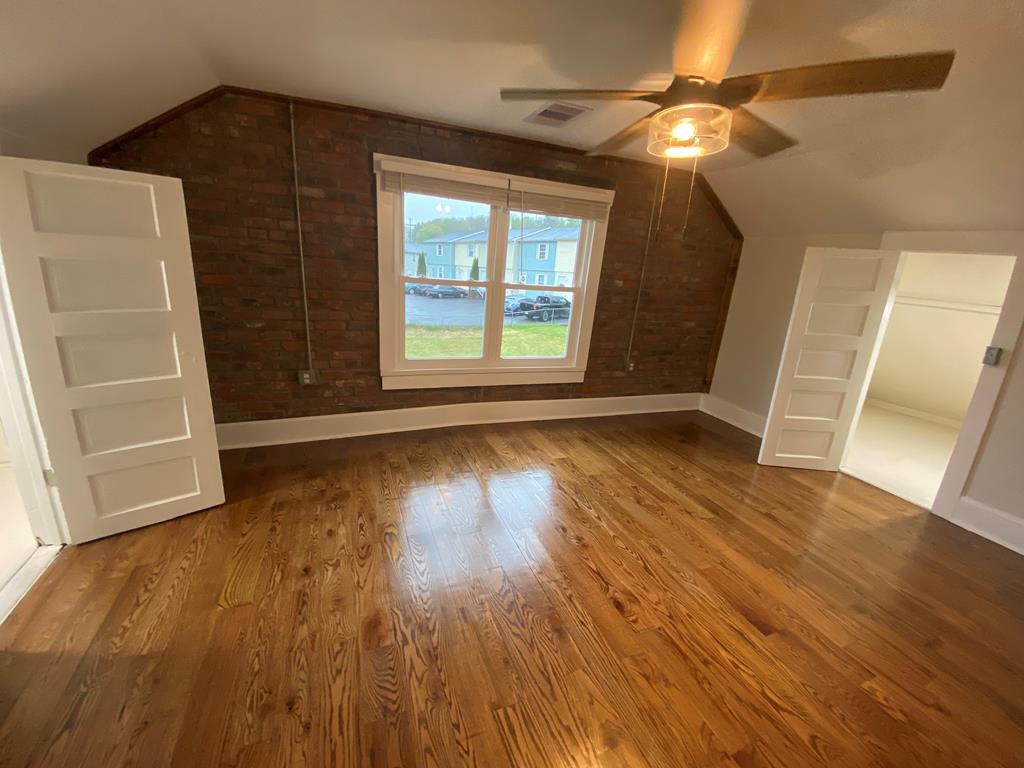 110 Vincent Lane