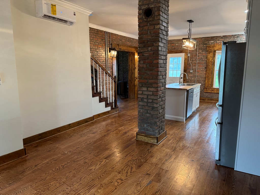 110 Vincent Lane