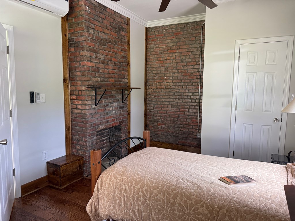 110 Vincent Lane