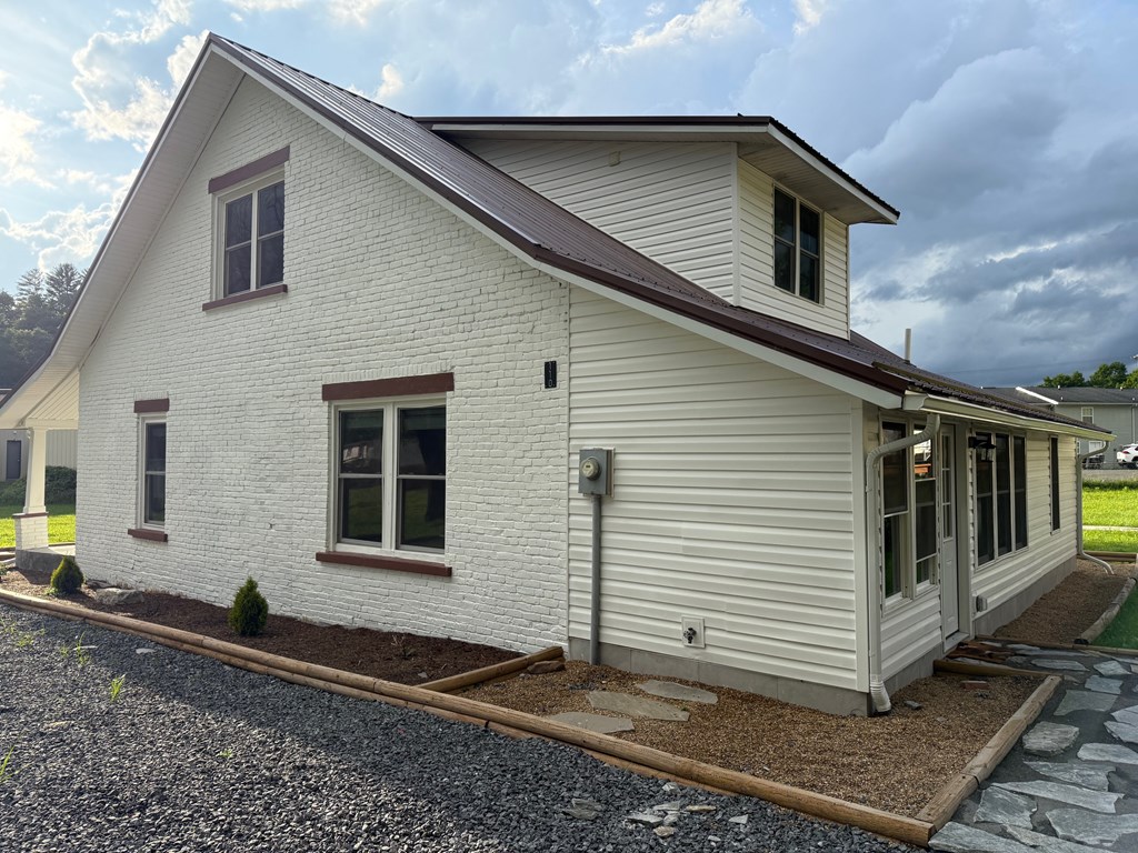 110 Vincent Lane