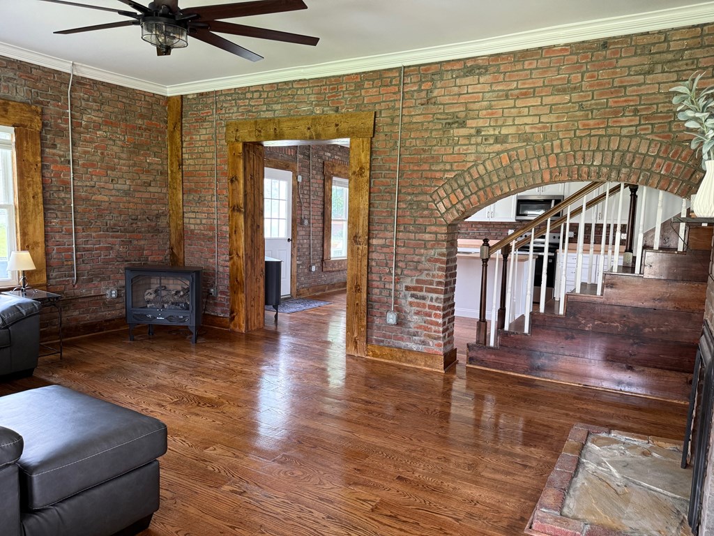 110 Vincent Lane