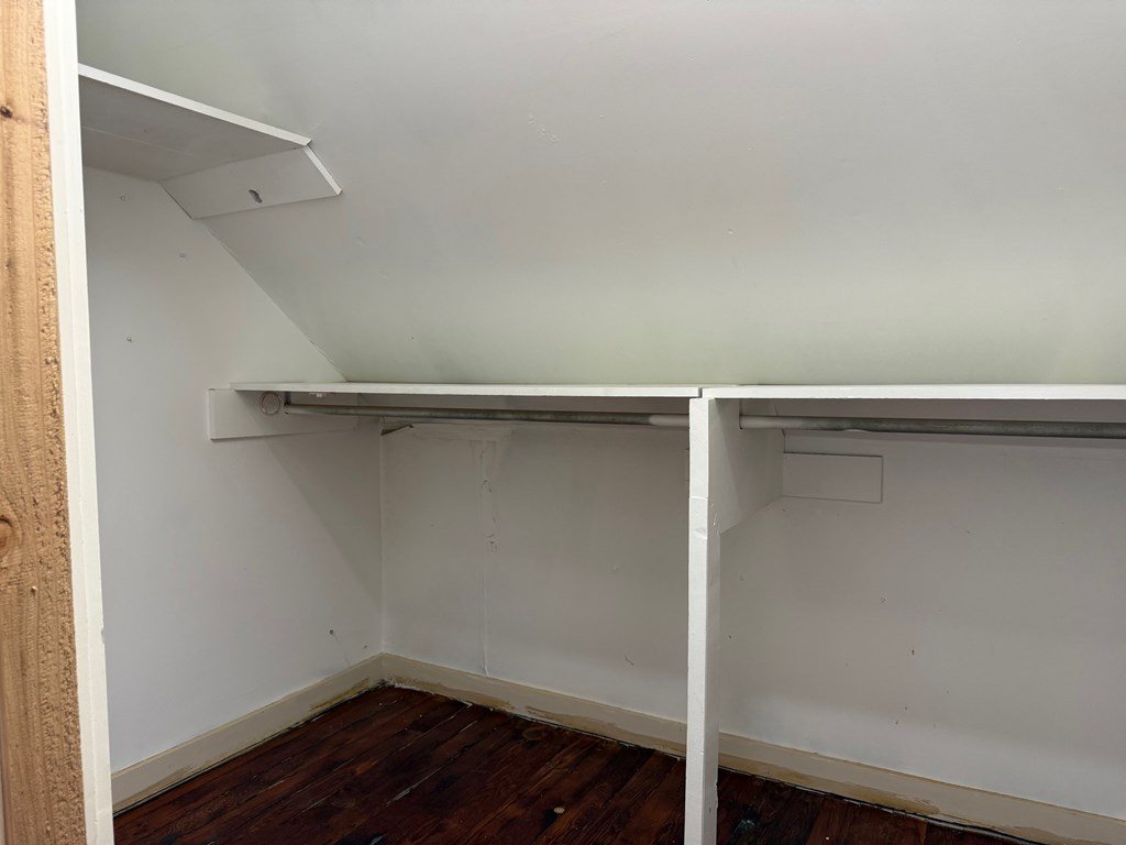 1005 Lawrence Avenue