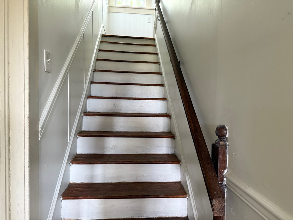 1005 Lawrence Avenue