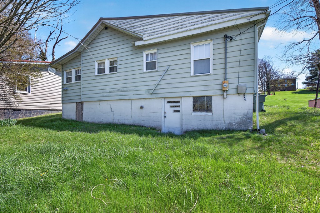 307 SE B Street