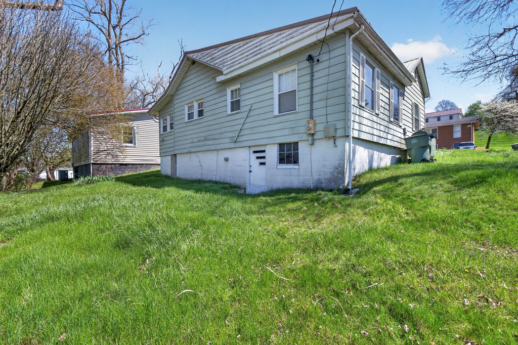 307 SE B Street