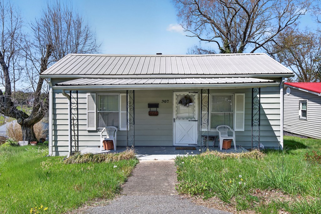 307 SE B Street