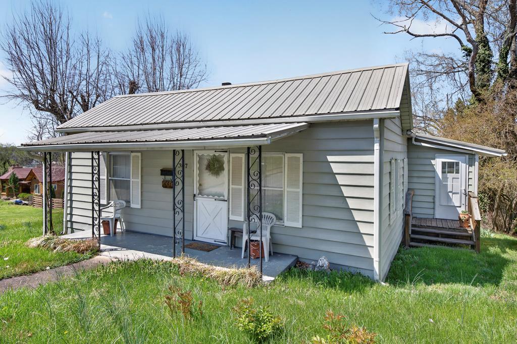 307 SE B Street