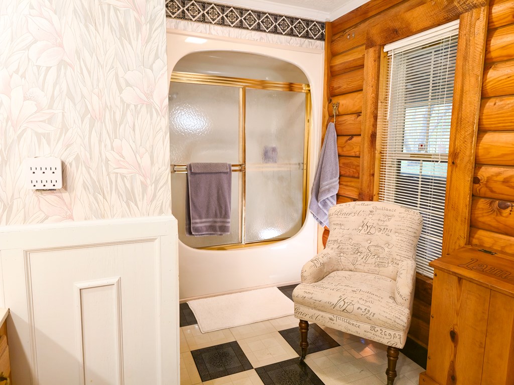 18466 Gov G C Peery Hwy, Pounding Mill