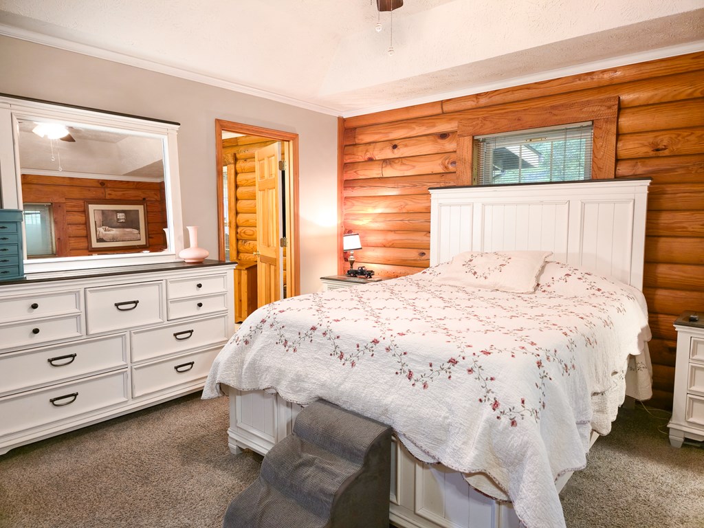 18466 Gov G C Peery Hwy, Pounding Mill