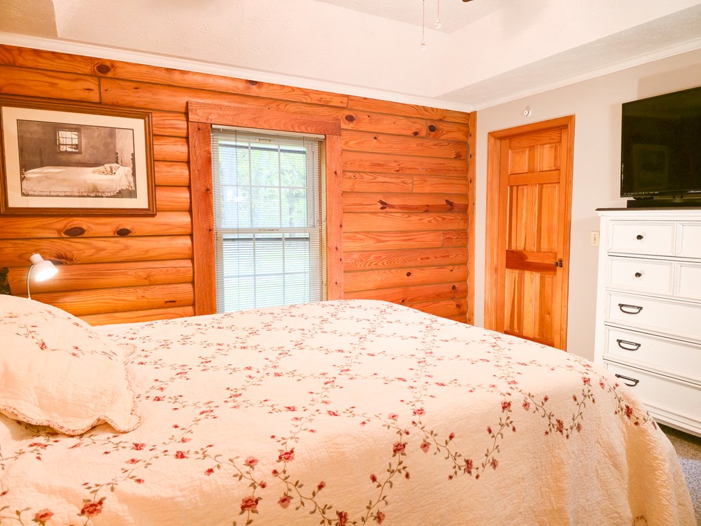 18466 Gov G C Peery Hwy, Pounding Mill