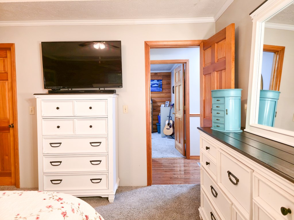 18466 Gov G C Peery Hwy, Pounding Mill