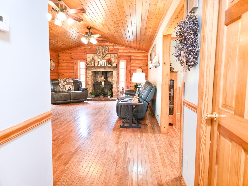 18466 Gov G C Peery Hwy, Pounding Mill