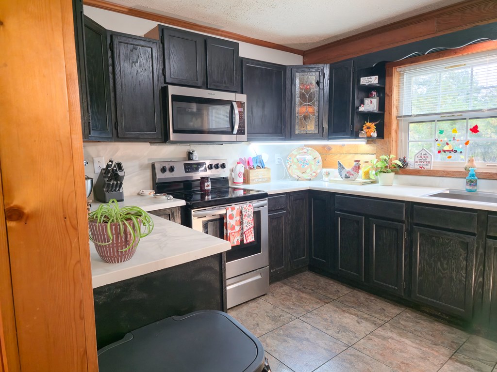 18466 Gov G C Peery Hwy, Pounding Mill