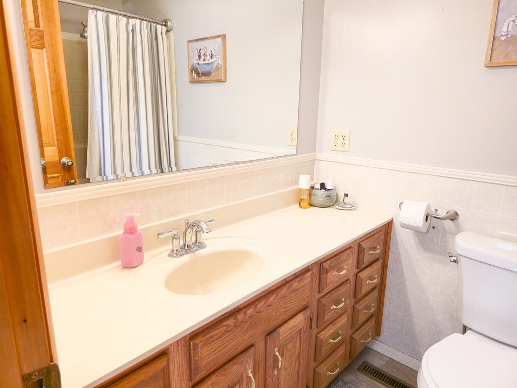 18466 Gov G C Peery Hwy, Pounding Mill