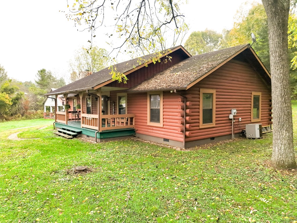 18466 Gov G C Peery Hwy, Pounding Mill