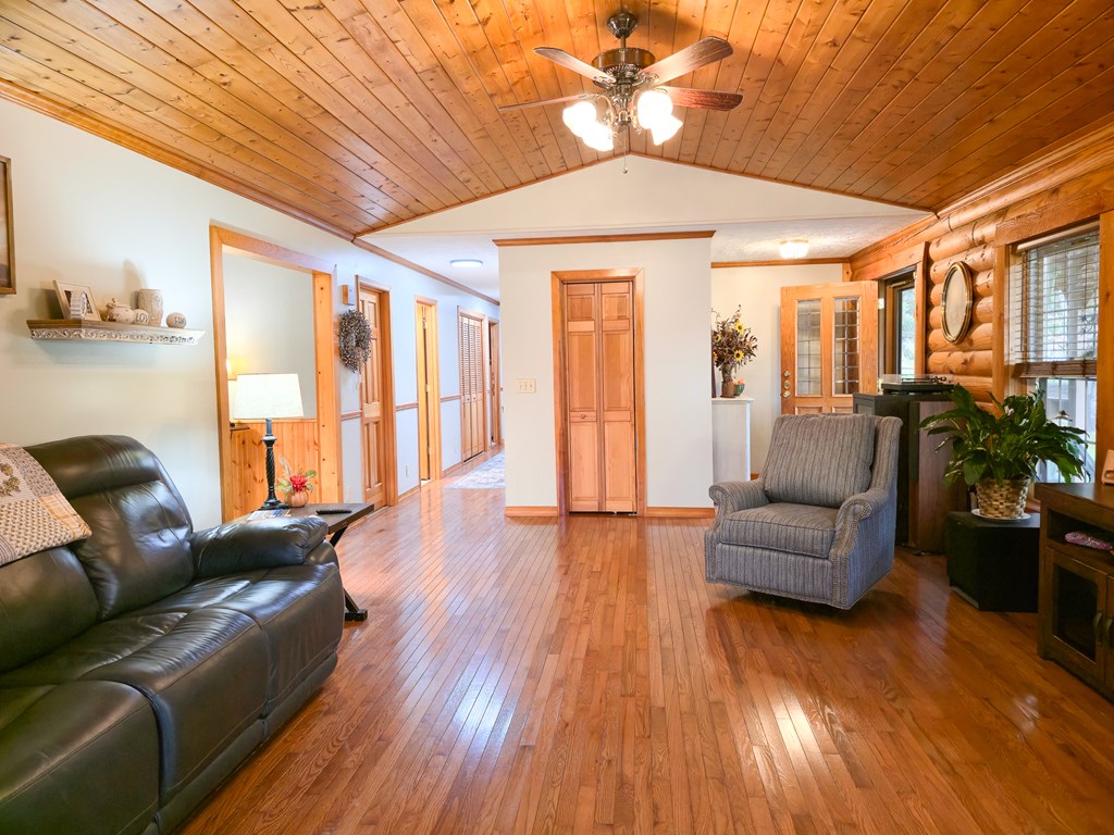 18466 Gov G C Peery Hwy, Pounding Mill