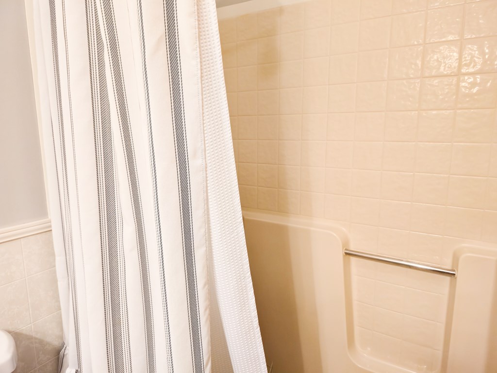 18466 Gov G C Peery Hwy, Pounding Mill