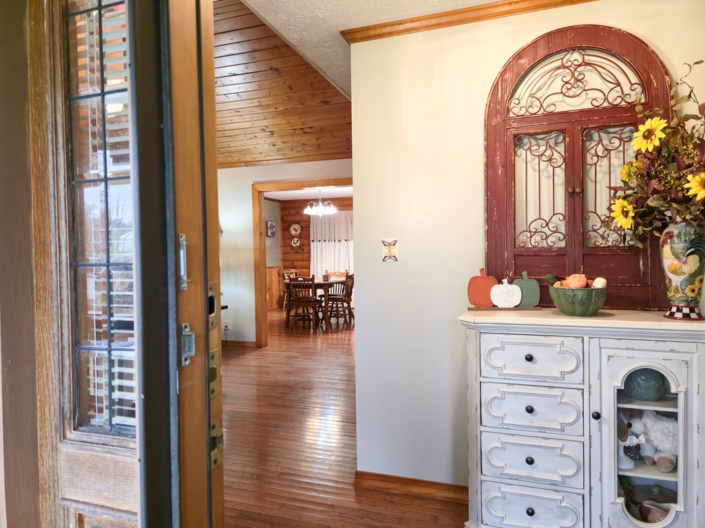 18466 Gov G C Peery Hwy, Pounding Mill