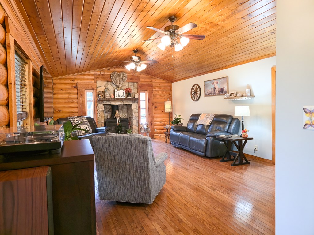 18466 Gov G C Peery Hwy, Pounding Mill