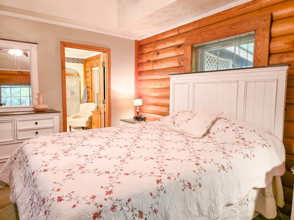 18466 Gov G C Peery Hwy, Pounding Mill