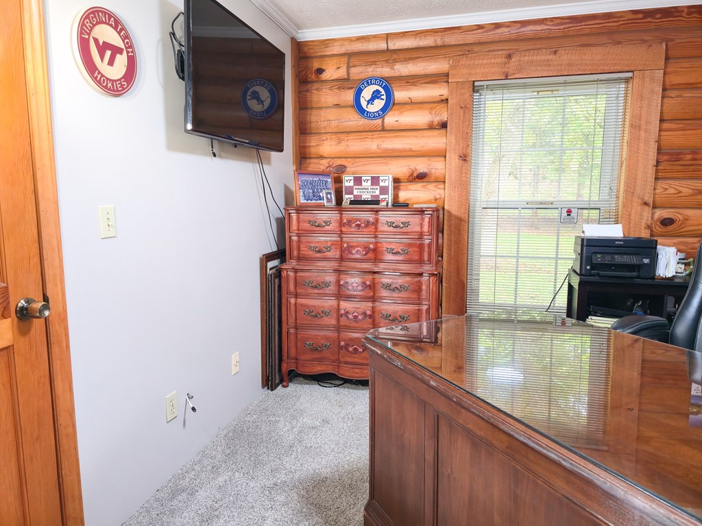 18466 Gov G C Peery Hwy, Pounding Mill