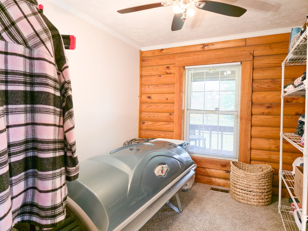 18466 Gov G C Peery Hwy, Pounding Mill