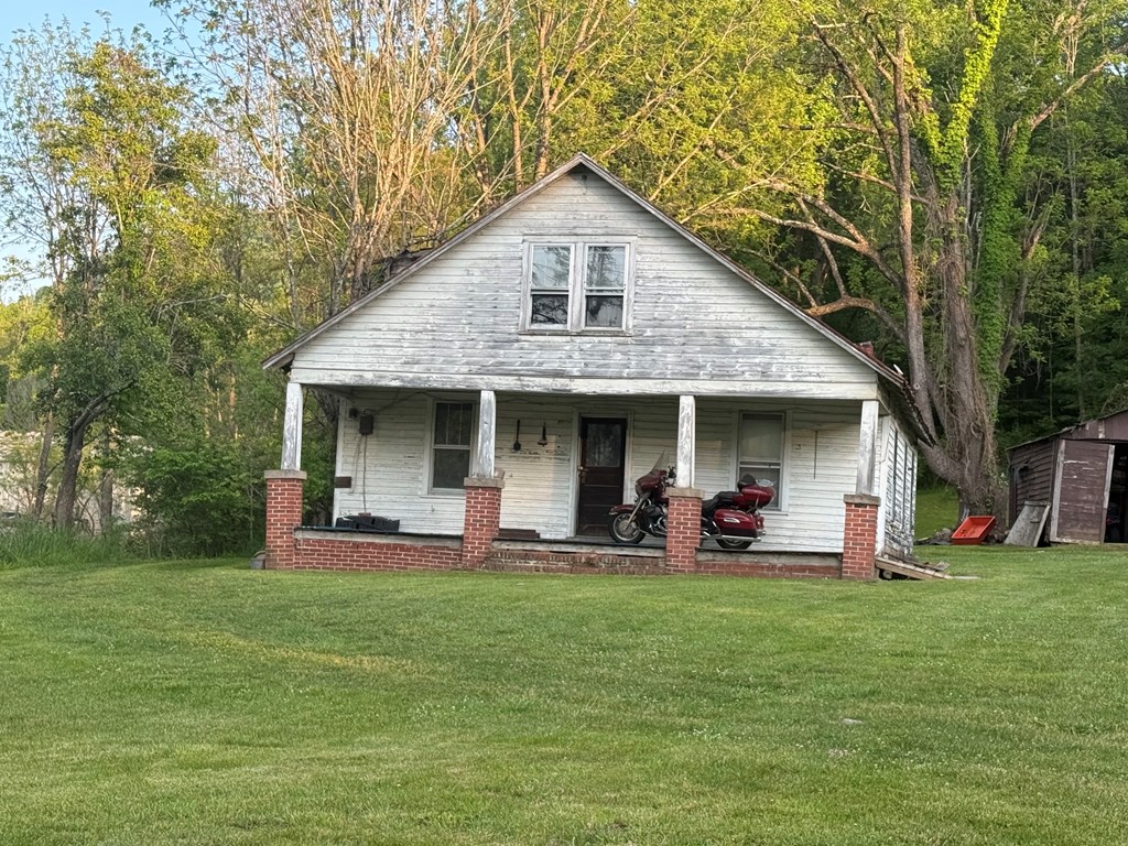 18466 Gov G C Peery Hwy, Pounding Mill