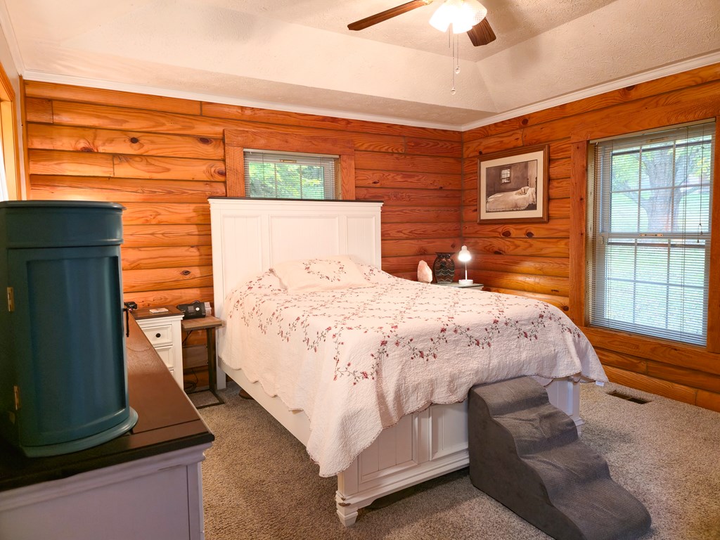 18466 Gov G C Peery Hwy, Pounding Mill