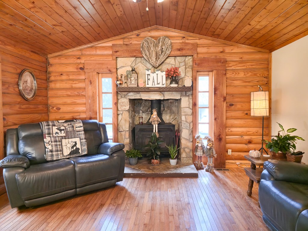 18466 Gov G C Peery Hwy, Pounding Mill