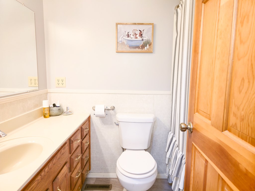 18466 Gov G C Peery Hwy, Pounding Mill