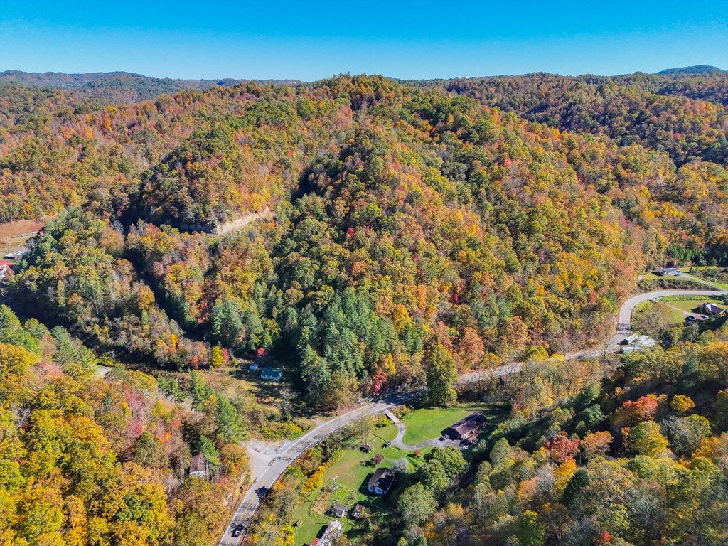 8836 Lovers Gap Road, Vansant