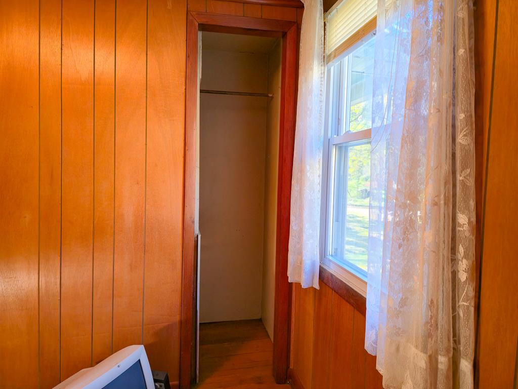 8836 Lovers Gap Road, Vansant