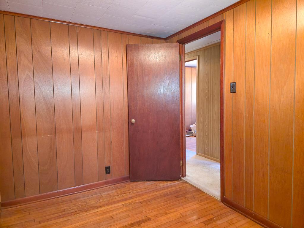 8836 Lovers Gap Road, Vansant