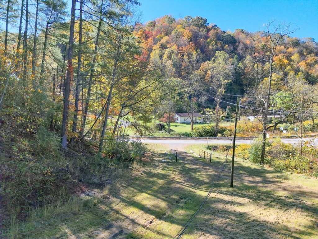 8836 Lovers Gap Road, Vansant