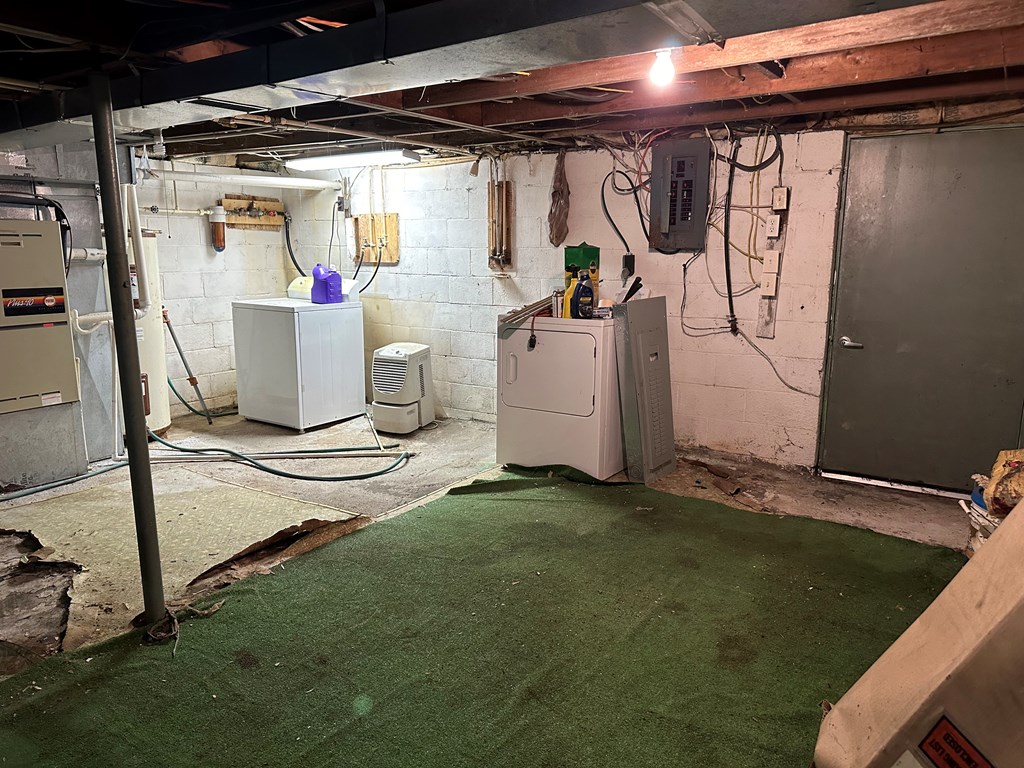 8836 Lovers Gap Road, Vansant