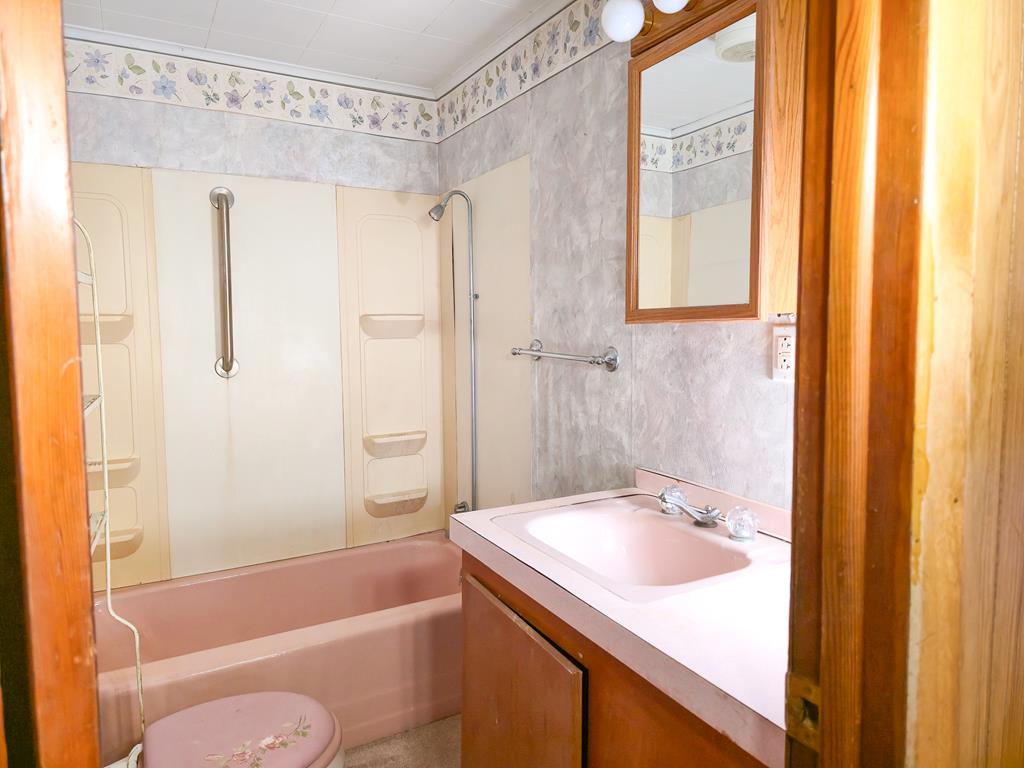 8836 Lovers Gap Road, Vansant