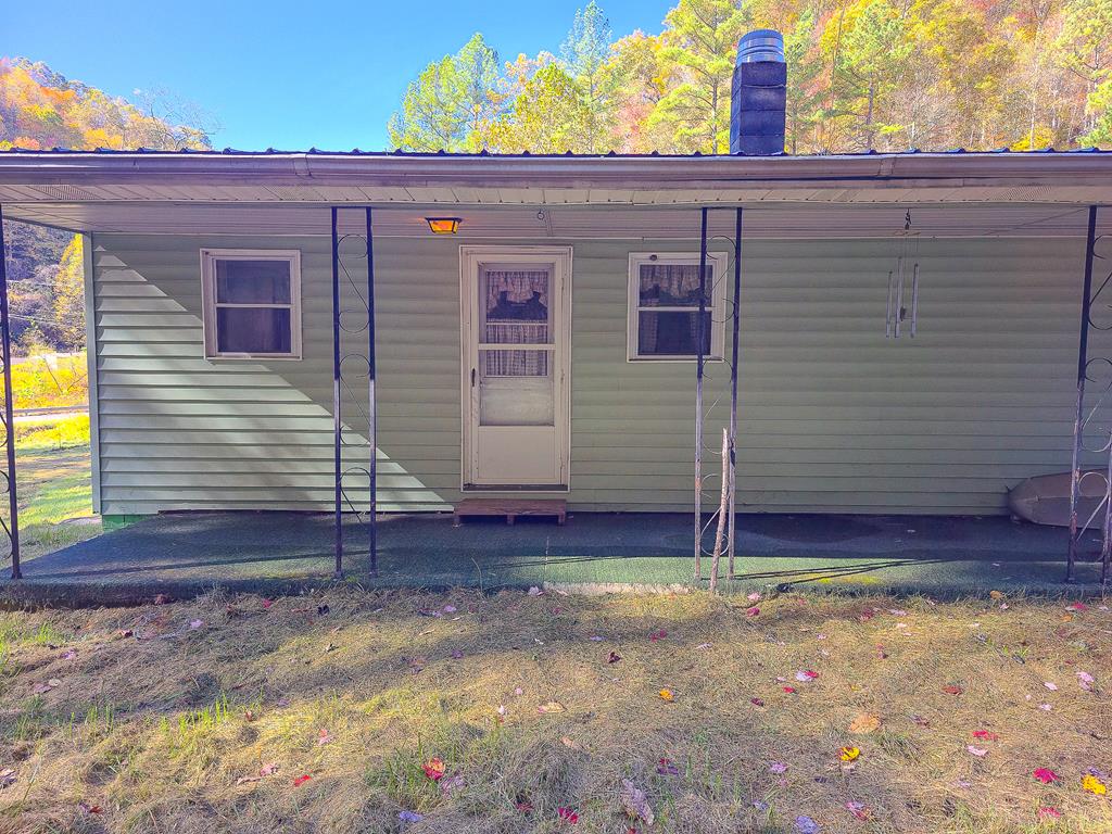 8836 Lovers Gap Road, Vansant