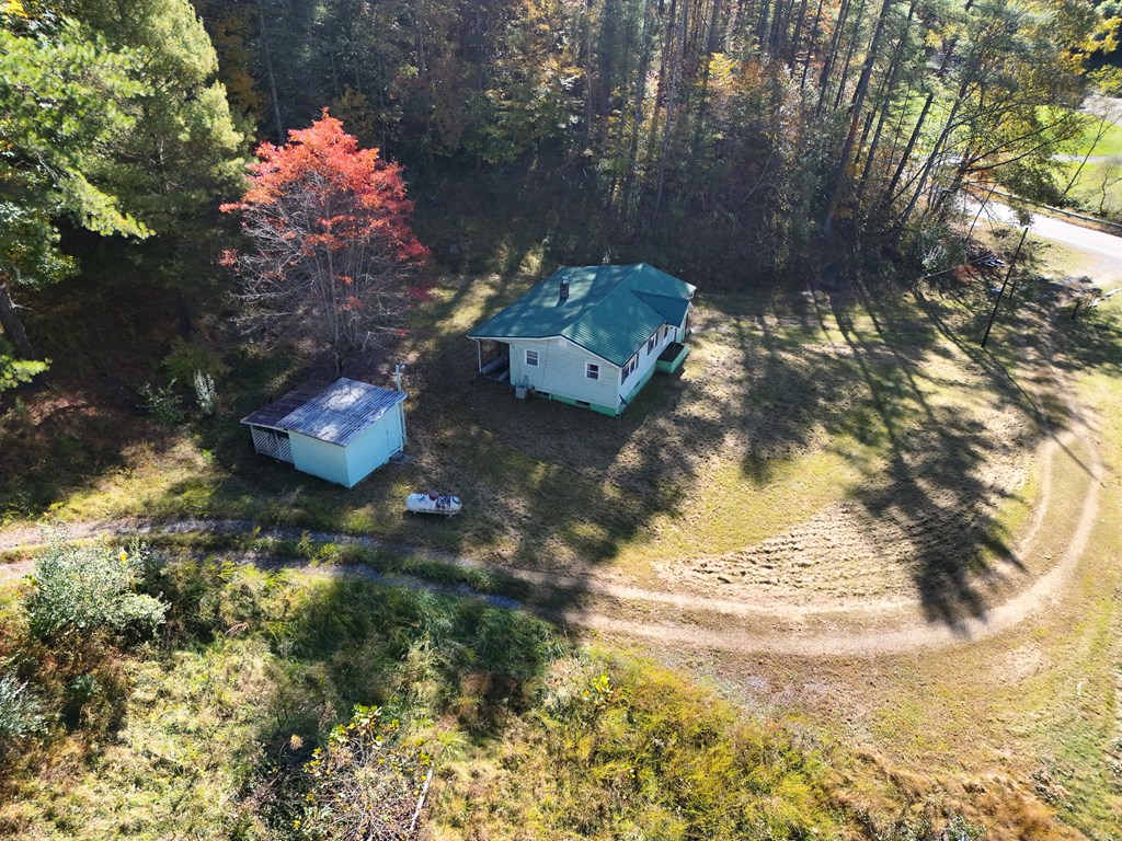 8836 Lovers Gap Road, Vansant