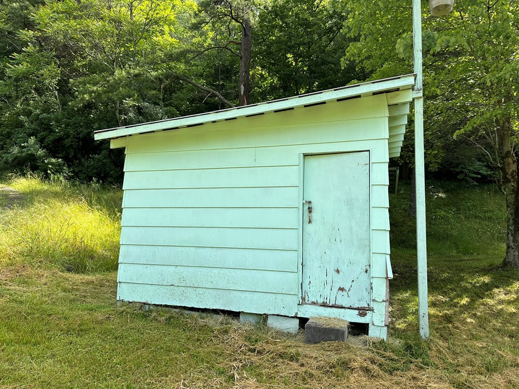 8836 Lovers Gap Road, Vansant