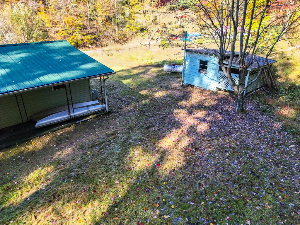 8836 Lovers Gap Road, Vansant