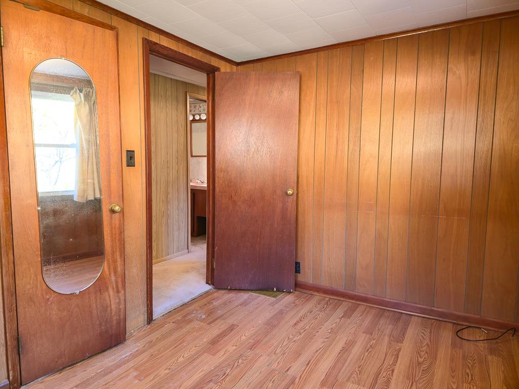 8836 Lovers Gap Road, Vansant