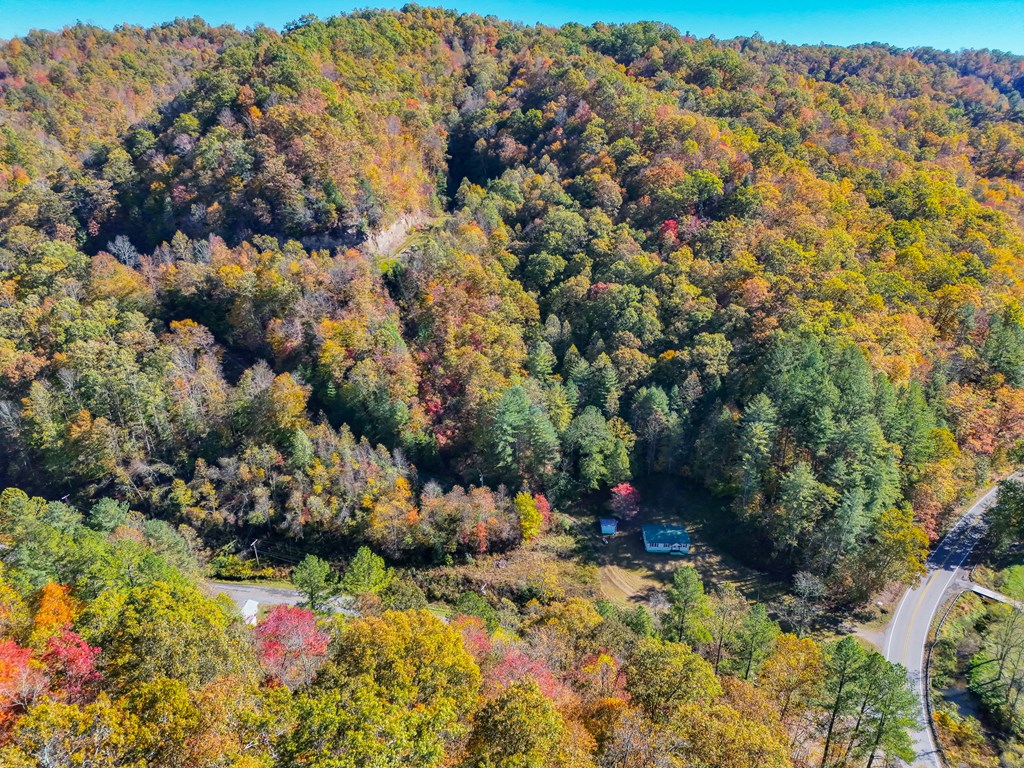 8836 Lovers Gap Road, Vansant