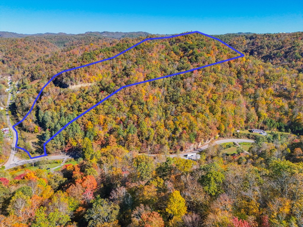 8836 Lovers Gap Road, Vansant