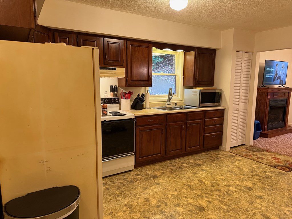 424 King Solomon Colley Cemetery Road