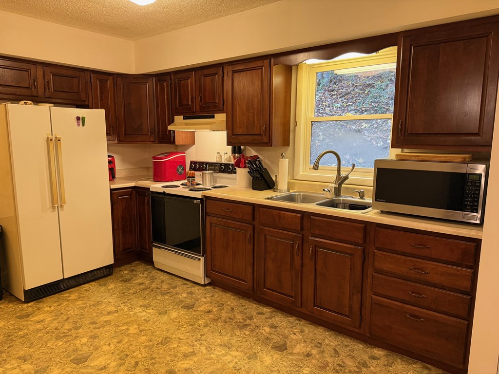 424 King Solomon Colley Cemetery Road