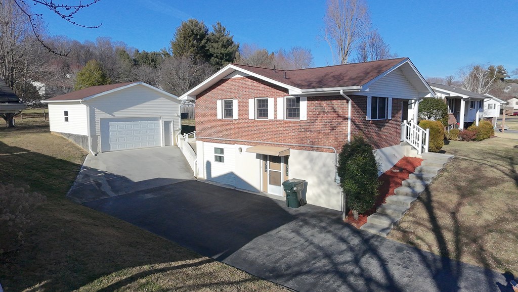 328 Winding Way Road