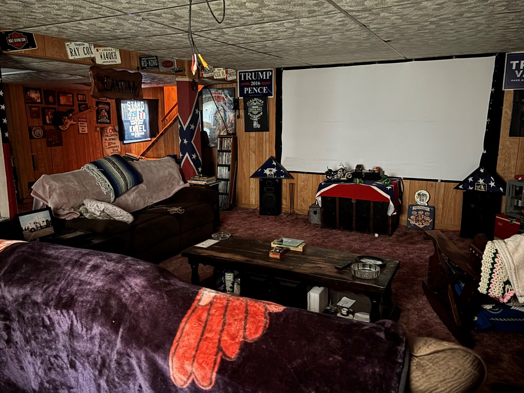 387 Hummingbird Hill