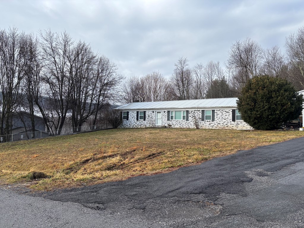 387 Hummingbird Hill